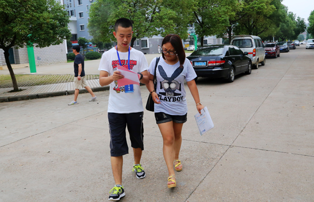 D齭ؔ(ci)(jng)W(xu)HW(xu)Ժ2014(j)һӭ־ԸߎI(lng)ͬW(xu)k(bo)m(x).JPG